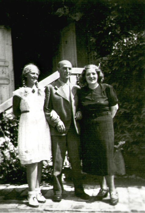 Rosenfeld Sándor a családjával
