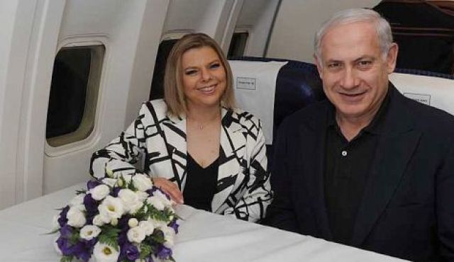 Sarah Netanyahu férjével (Fotó haaretz.com)