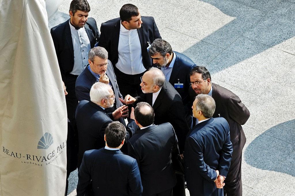 Az iráni küldöttség még s szünetben is tárhyalt forrás nolhu