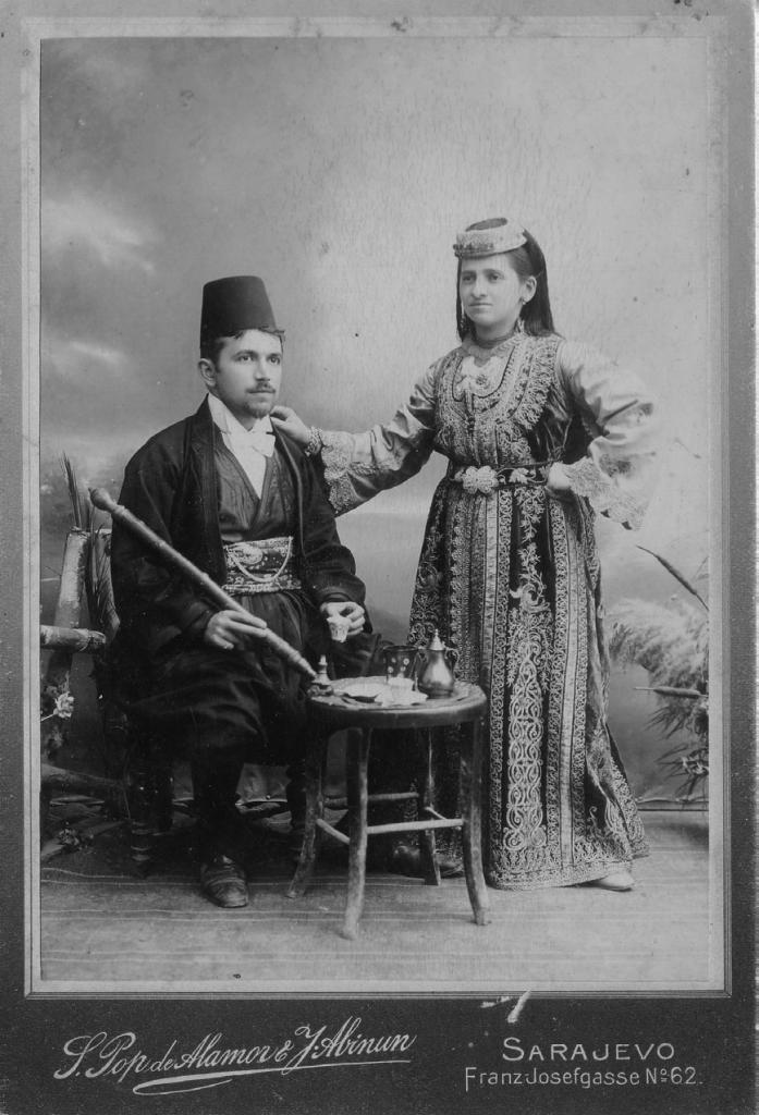1900_photo_of_a_Sephardi_couple_from_Sarajevo