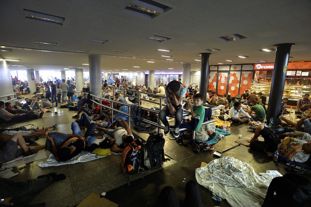 Budapest, 2015. szeptember 2. Illegális bevándorlók a Keleti pályaudvar aluljárójában 2015. szeptember 2-án. MTI Fotó: Máthé Zoltán