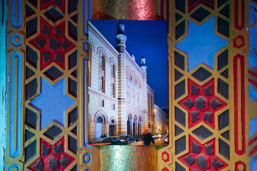 585000 m2 - A mixed Media Exhibition on the History and Present of the Jewish Quarter of Budapest_Image1by Éva Szombat
