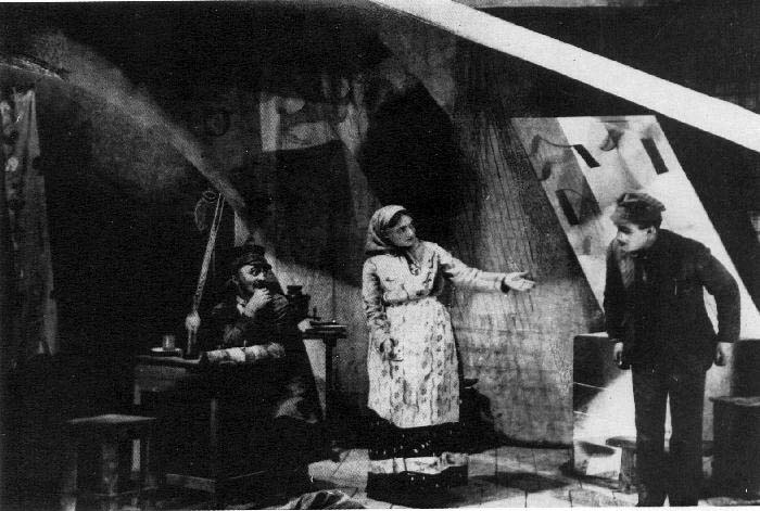 és maga az előadás, melynek díszletét Chagall tervezte.jpg