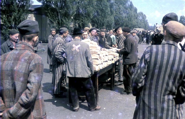 Color Photographs of Life in The First Nazi Concentration Camp, 1933 (10)
