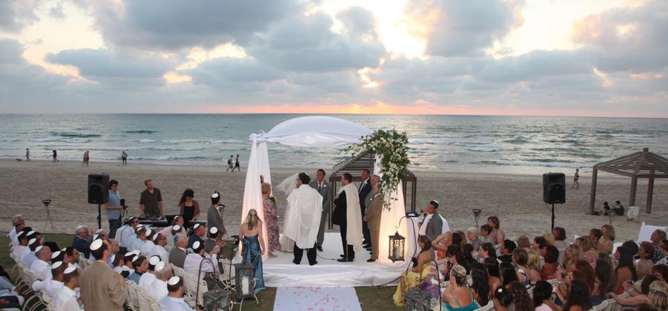 Esküvő a tengerparton