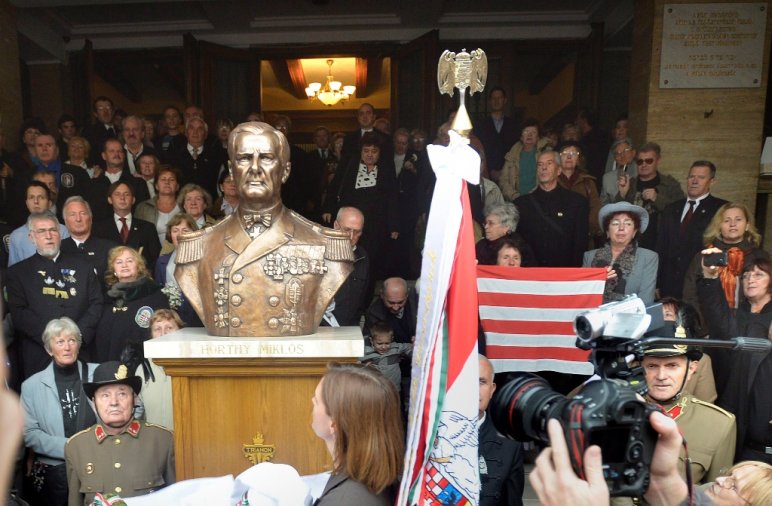 Horthy Miklós szoboravatás