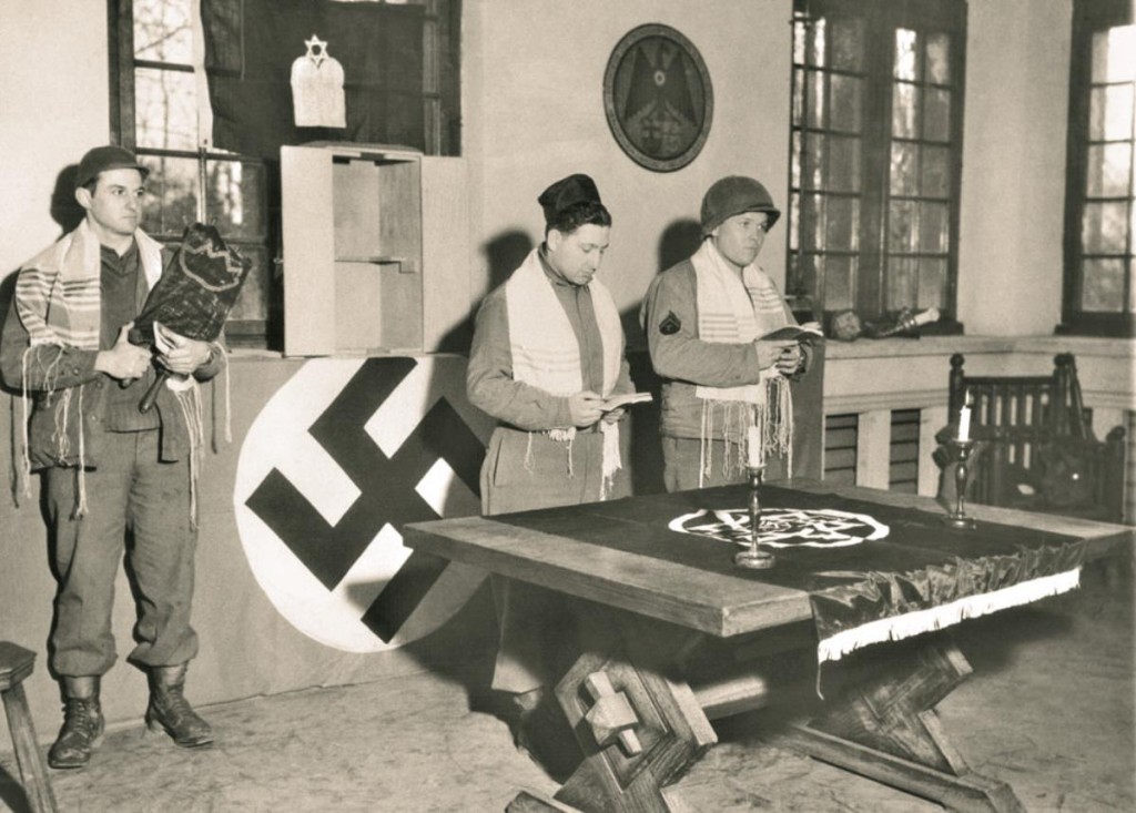 WWII jewish-soldiers-at-a-nazi-facility