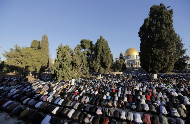 Jeruzsálem muszlim imádkozók