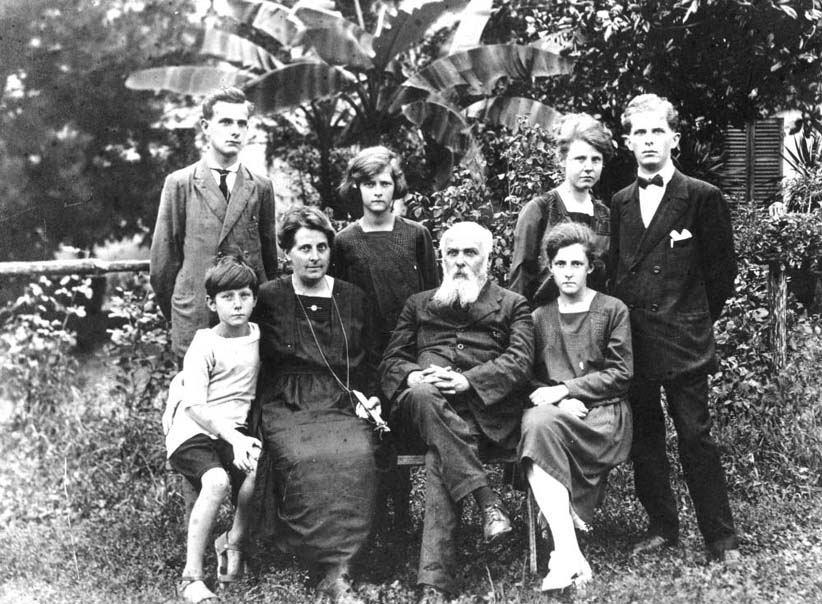 Camillo Olivetti és családja