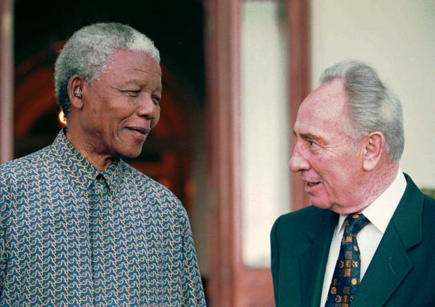 nelson-mandela-es-simon-peresz-1996-ban