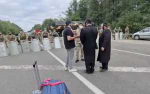 A tilalom ellenére próbálnak eljutni haszidok az umani zarándoklatra