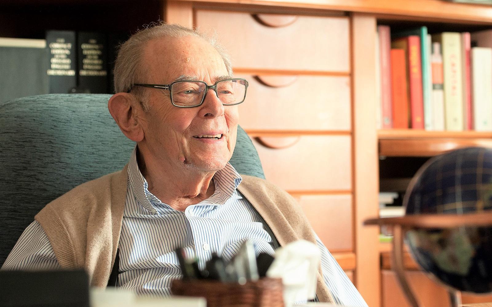 Elhunyt Kornai János Szombat Online