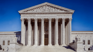 USA: A Legfelsőbb Bíróság alkotmányellenesnek minősítette az abortuszhoz való jogot