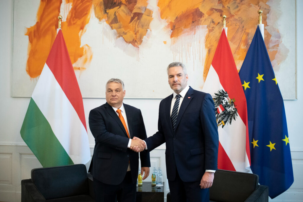 Orbán Viktor Bécsben mérsékelt önkritikát gyakorolt, előtte kifütyülték | Szombat Online