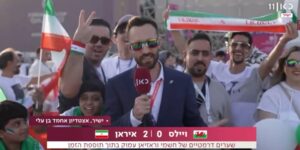 Iráni futballszurkolók élő adásban ünnepeltek egy izraeli újságíróval