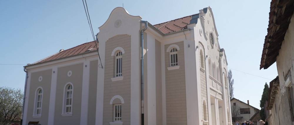 Átadták a felújított zentai kis-zsinagógát | Szombat Online