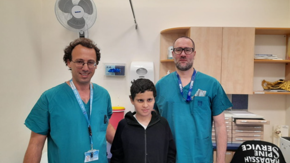 Izraeli orvosok visszaillesztették egy elgázolt fiú fejét | Szombat Online