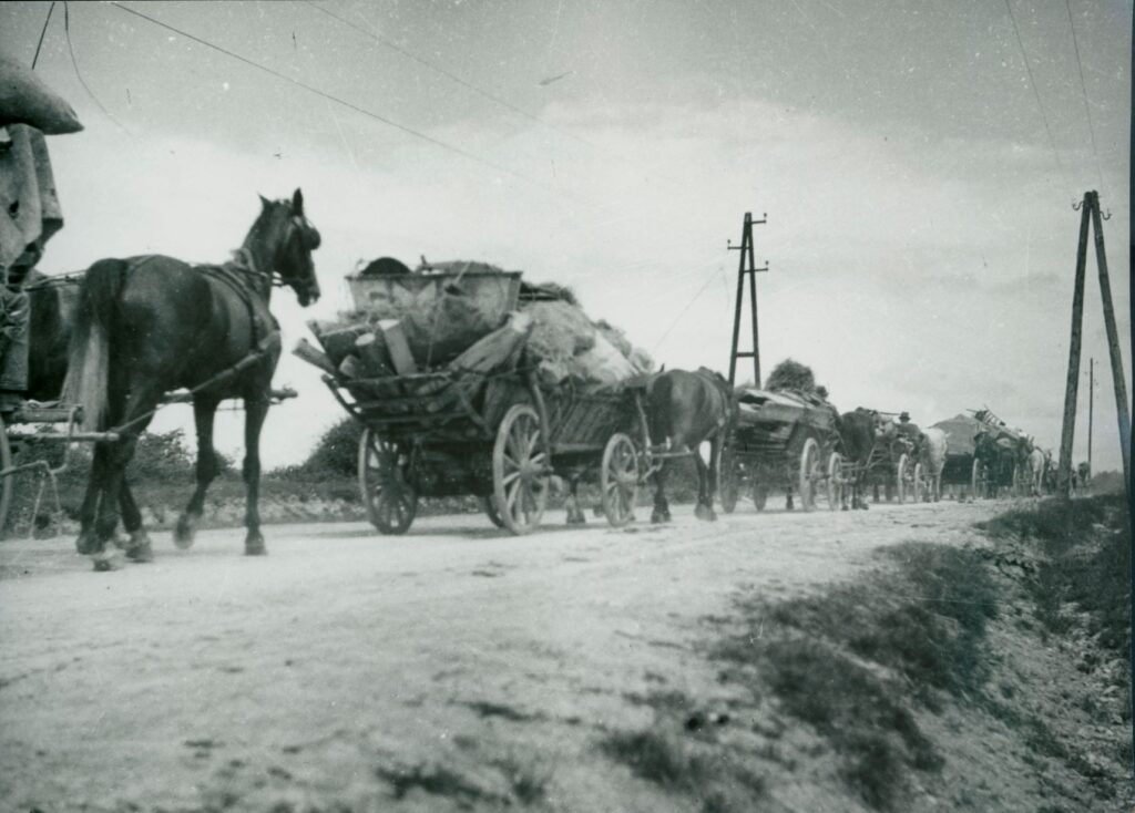 Szentgál, 1944 – Egy néprajzkutató fotói a zsidók deportálásáról | Szombat Online