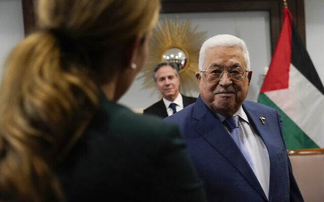  Mahmúd Abbász palesztin elnök és Antony Blinken amerikai külügyminiszter a jordániai Ammánban, 2023. október 17-én.