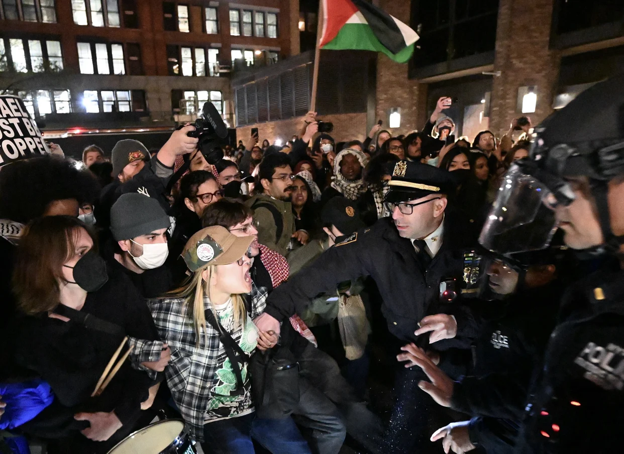 A New York-i Egyetemnél is Izrael-ellenes tüntetést oszlatott fel a rendőrség