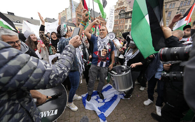 Malmö: Tízezren tüntettek Izrael ellen, 150-en mellette