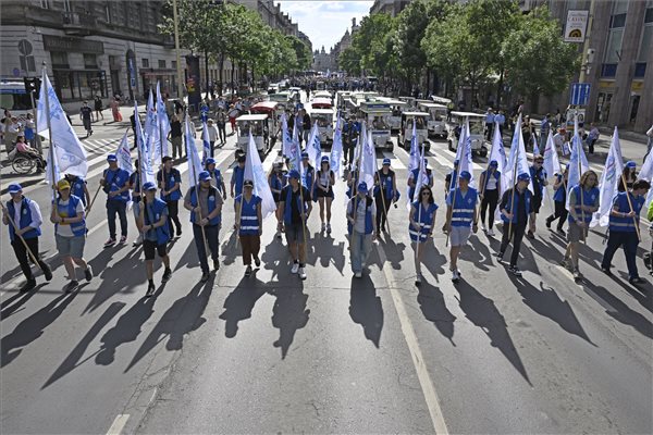 Véget ért az Élet Menete Budapesten