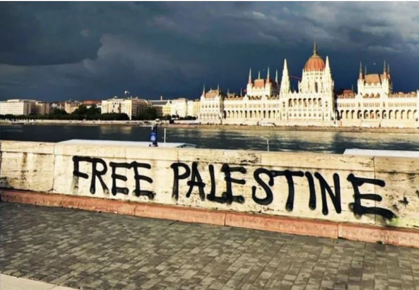 Budapesten is megjelentek a palesztin feliratgyártók | Szombat Online