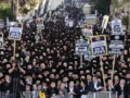 Újabb ultraortodox tömegtüntetés az izraeli katonai sorozások miatt