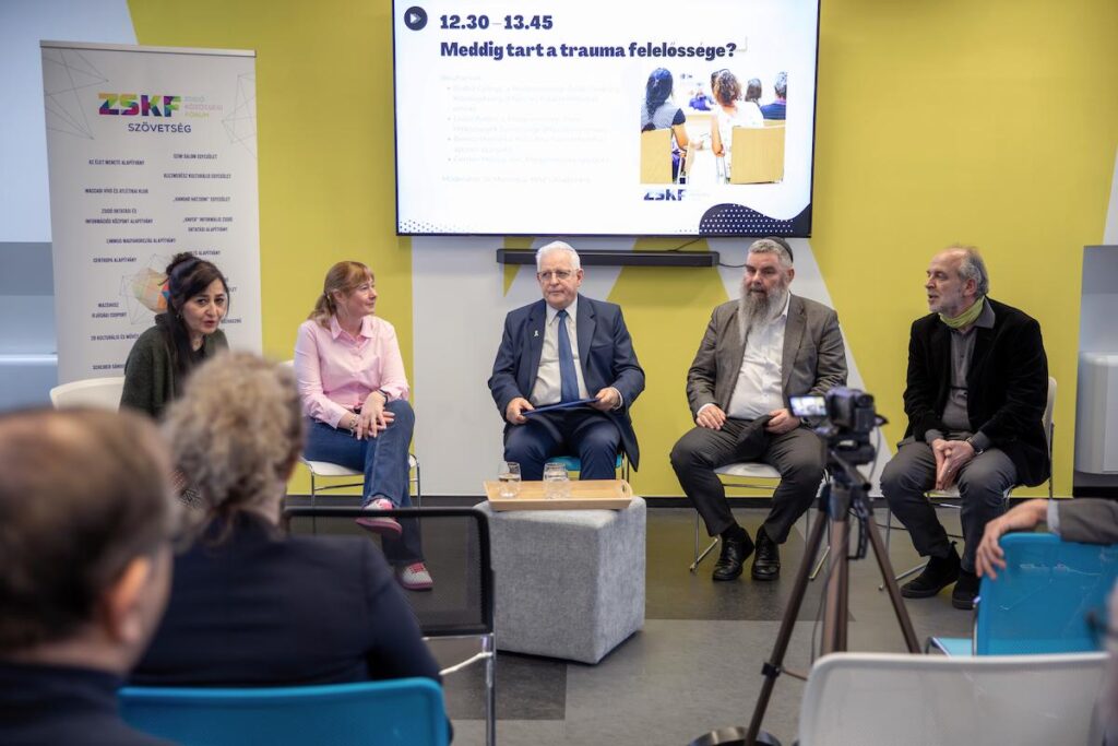 A közeljövő kihívása: a holokauszt második generációjának támogatása