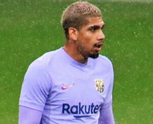 Izraelben regenerálódik a Barcelona sztárjátékosa