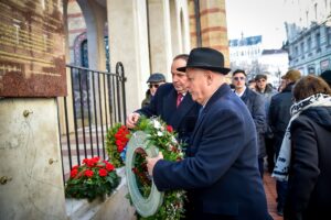 A magyar állam kifosztotta saját polgárait, gyilkosok kezére adta őket, és maga is gyilkolt