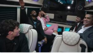 Szép új világ: náci fajvédők éneklik lelkesen a fekete rapper H.tlert dicsőítő számát