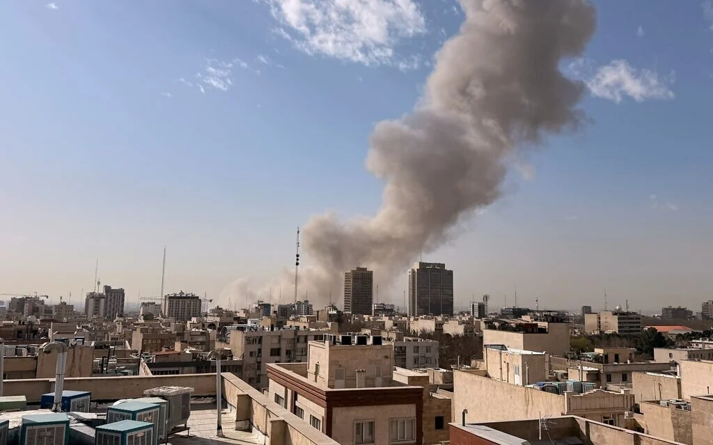 Izrael és az Egyesült Államok megelőző csapást mért Iránra