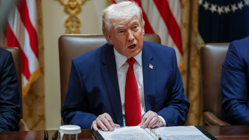 Trump vonakodó szövetségeseinek: Szerezzetek magatoknak olajat!