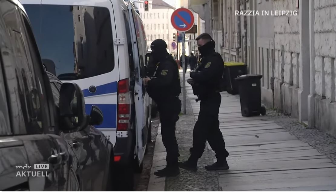 Európai razziák egy antiszemita kiadó ellen