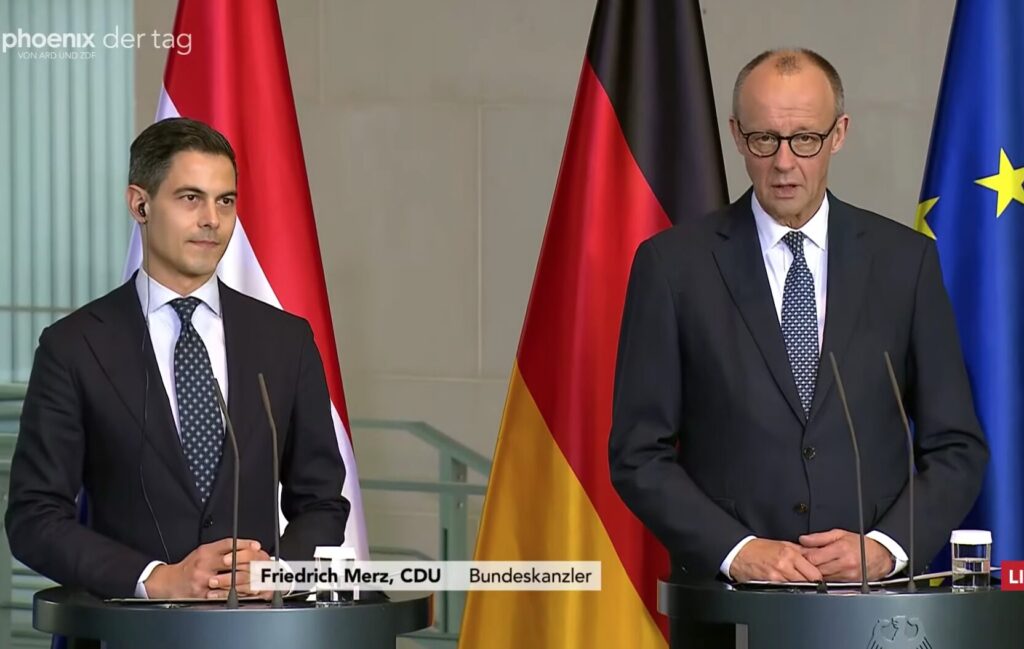 Merz kancellár segítséget ajánl a holland zsidók védelmére