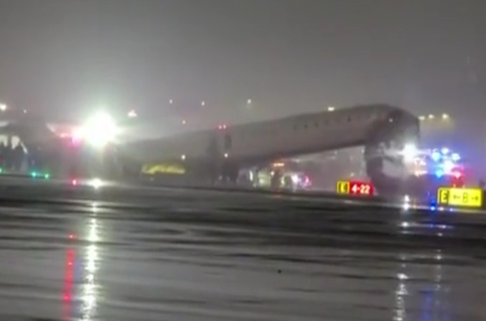 Vallásos zsidókat szállító gép balesete a New York-i LaGuardia repülőtéren