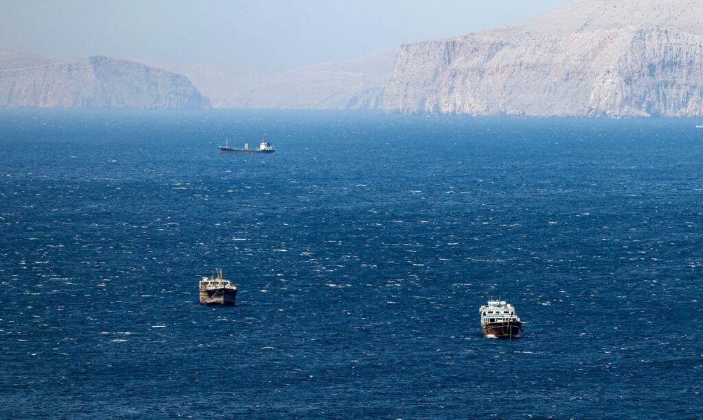 Donald Trump: a Hormuzi-szoroson vagy minden hajó áthalad, vagy egyetlen egy sem