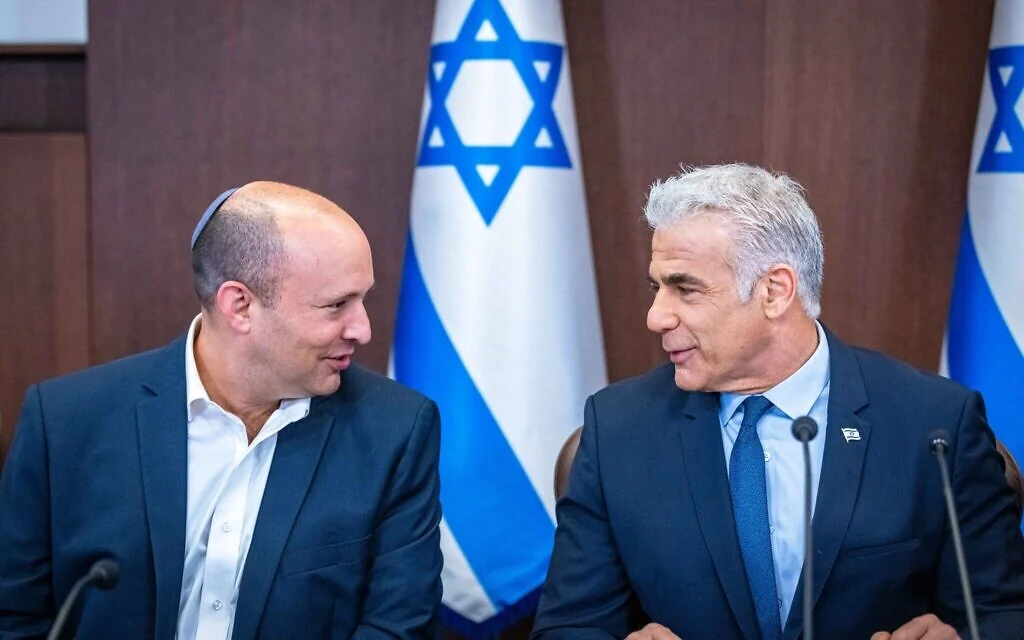 Együtt – Naftali Bennett és Jair Lapid pártja Bennett vezetésével közösen indul a 2026-os választásokon
