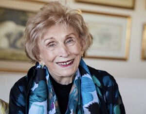 Elhunyt Edith Eva Eger magyar származású klinikai pszichológus, író, holokauszt-túlélő