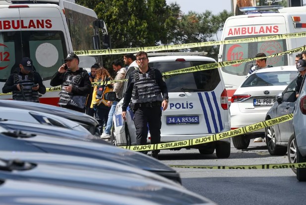 Fegyveresek lövöldöztek Isztambulban az izraeli konzulátusnál