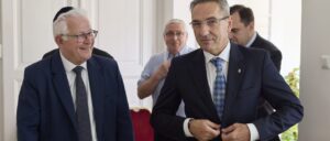 Határozott kormányzati kiállás a zsidó közösségek védelme terén