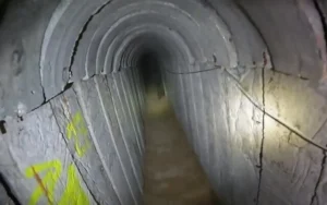 A Hamasz lefegyverzése rendőrségének fegyvereivel kezdődik, majd átadják a nehézfegyverzetet és felszámolják az alagutakat