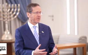 Herzog a szaúdi televíziónak: Arról álmodom, hogy béke lesz Rijáddal, és megszakad a szívem az ártatlan gázaiak miatt”