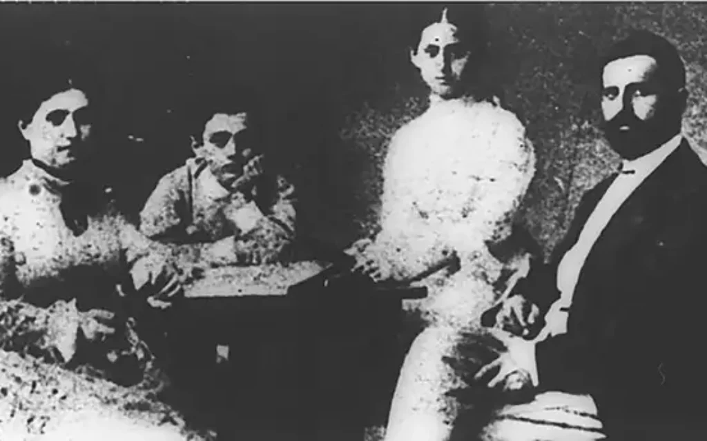 Theodor Herzl nagyszüleit Jeruzsálemben, mellette temetik újra