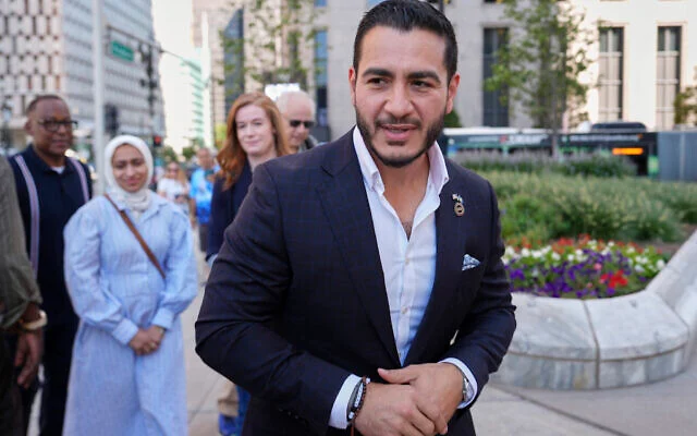 Szűk többséggel győzött a michigani demokrata előválasztáson a radikális baloldali szárnyhoz sorolt Abdul El-Sayed