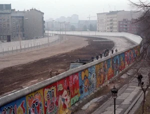 Hatvanöt éve épült fel a berlini fal – de mi történt a berlini zsidókkal?