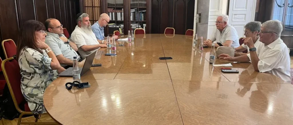 Előremutató egyeztetés a holokauszt-túlélők ellátása ügyében