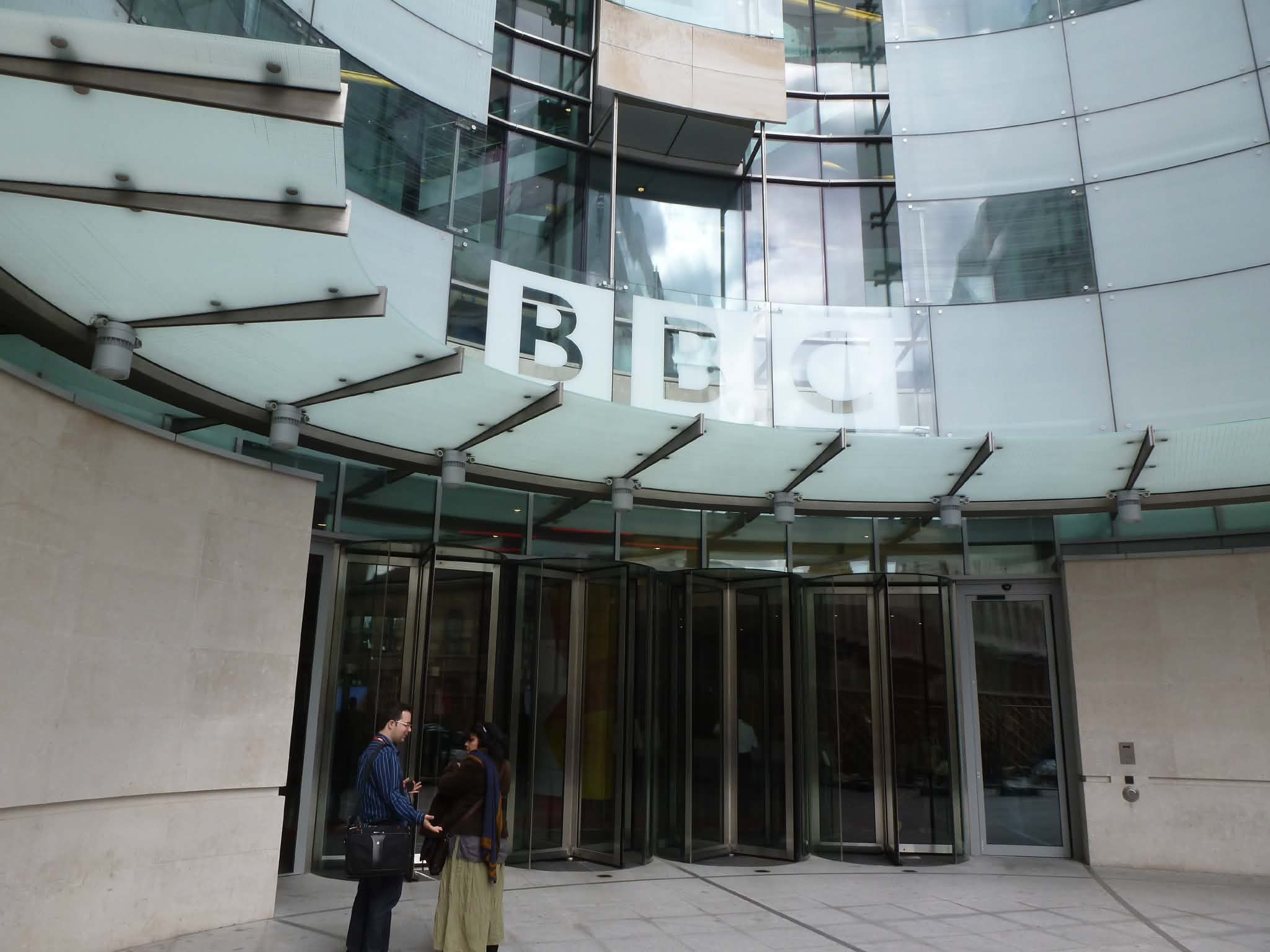 A BBC és a posztumusz sajtóigazolvány