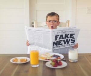 Digitális műveltséggel a dezinformáció ellen – pedagógusoknak indít ingyenes képzést az ELTE Informatikai Kara